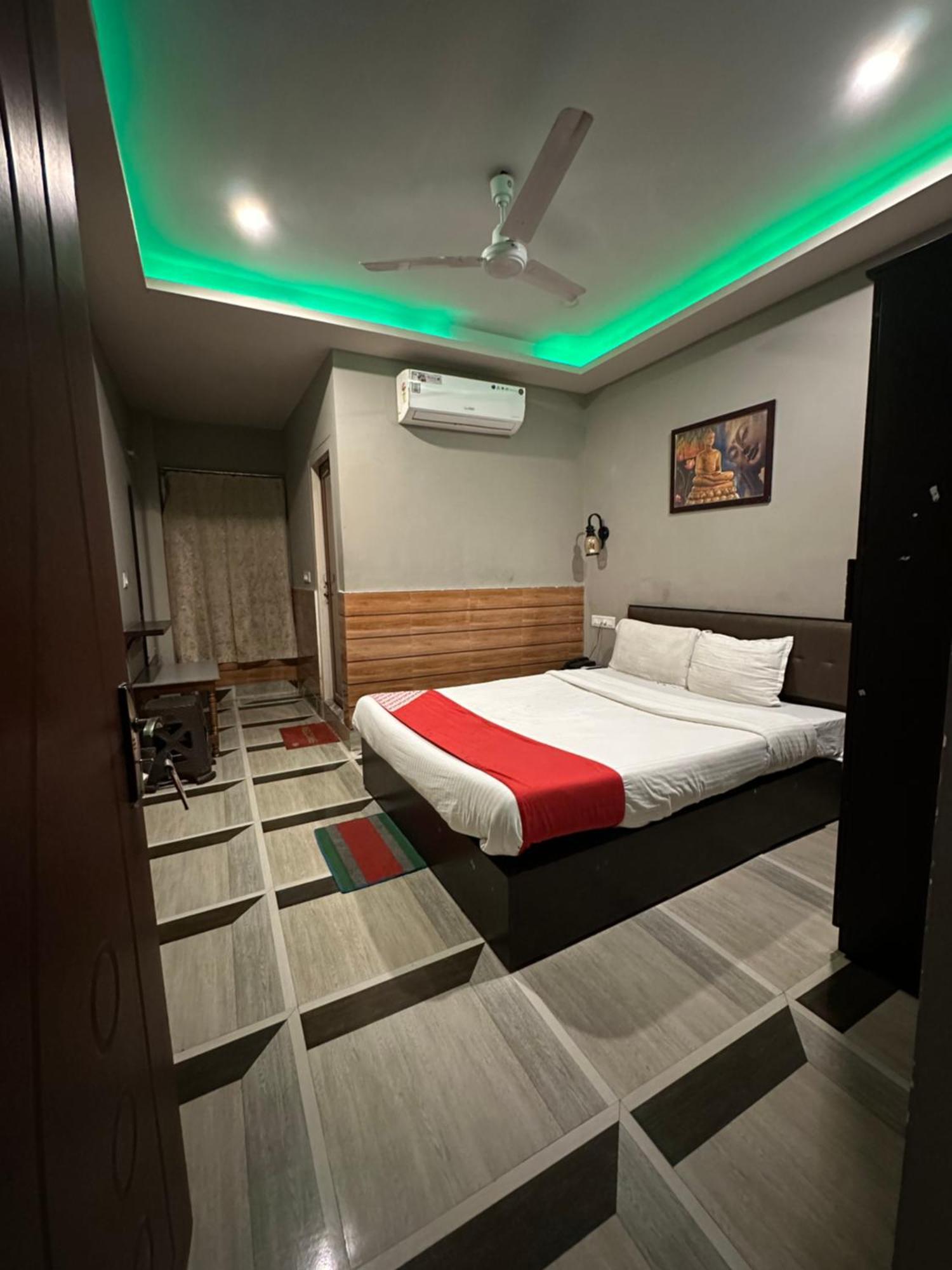 Gd Hotel Njp Siliguri Exterior foto